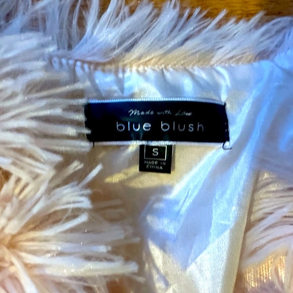 💗💕Blue Blush Pink Adorable Bombshell Fringy Faux Fur Jacket Size Small💕💗 - Picture 8 of 8